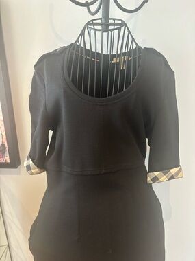 Burberry black wool Women's Dress with pockets, Burberry Check Cuff & back zip